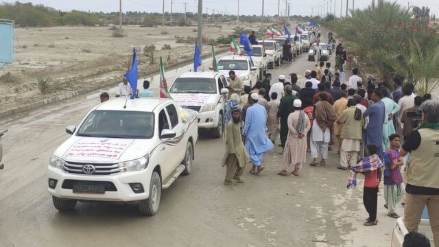 سپاه تا رفع مشکلات سیل‌زدگان در کنار مردم سیستان و بلوچستان است